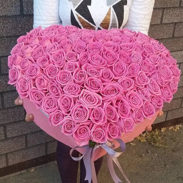 101 роза в коробке, артикул F1130177 - 33000 рублей, доставка по городу. Flawery - доставка цветов