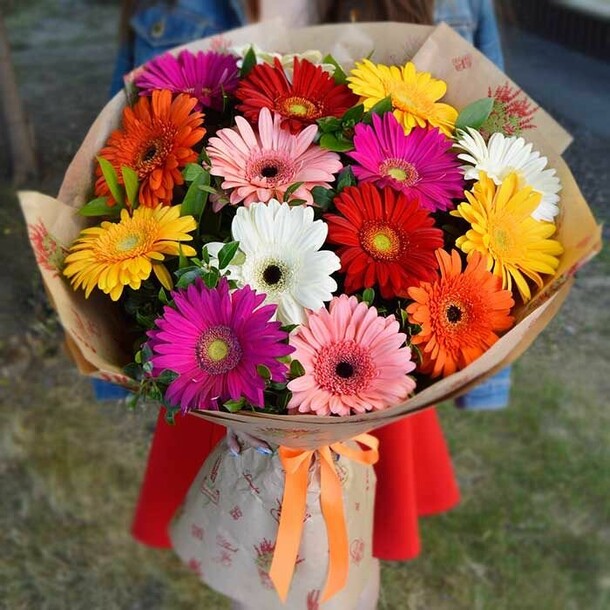 Букет гербер, артикул F1130433 - 9680 рублей, доставка по городу. Flawery - доставка цветов