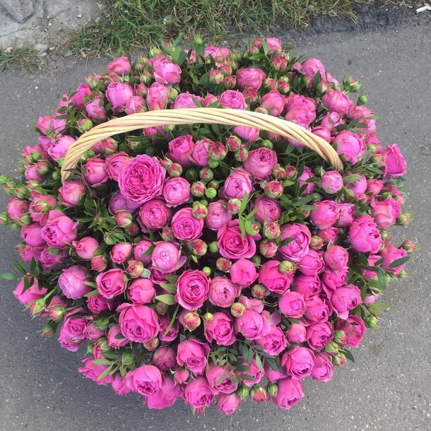 Корзинка 101, артикул F1131199 - 70277 рублей, доставка по городу. Flawery - доставка цветов