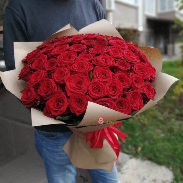 Шикарная красная роза, артикул F1131202 - 16819 рублей, доставка по городу. Flawery - доставка цветов