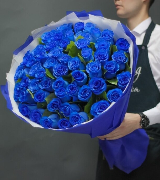 51 синяя роза, артикул F1131307 - 19481 рублей, доставка по городу. Flawery - доставка цветов