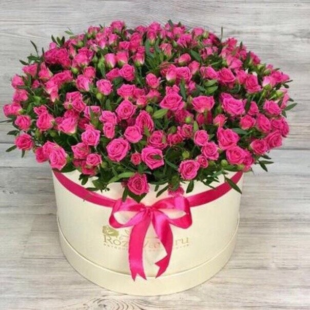 Роза кустовая в коробочке, артикул F1133220 - 30855 рублей, доставка по городу. Flawery - доставка цветов