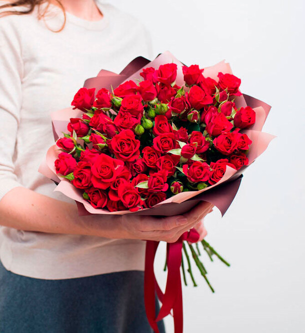 Букет красный красный, артикул F1133235 - 9075 рублей, доставка по городу. Flawery - доставка цветов