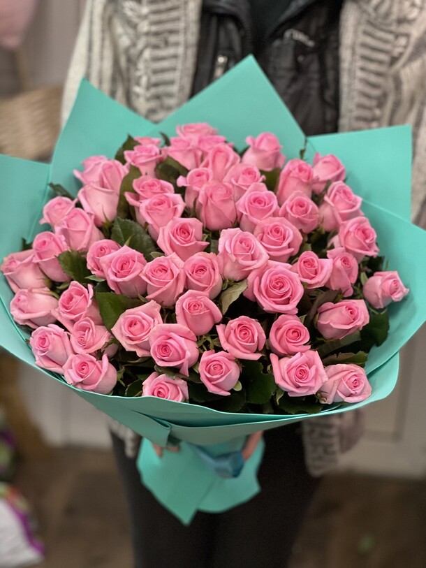 51 роза в букете, артикул F1144550 - 15428 рублей, доставка по городу. Flawery - доставка цветов