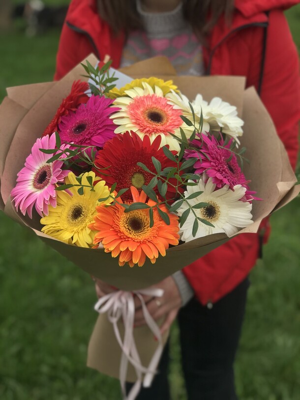 Букет гербер, артикул F1144943 - 9680 рублей, доставка по городу. Flawery - доставка цветов