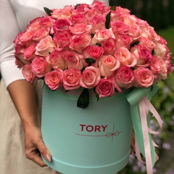 101 роза в коробке, артикул F1146054 - 27830 рублей, доставка по городу. Flawery - доставка цветов