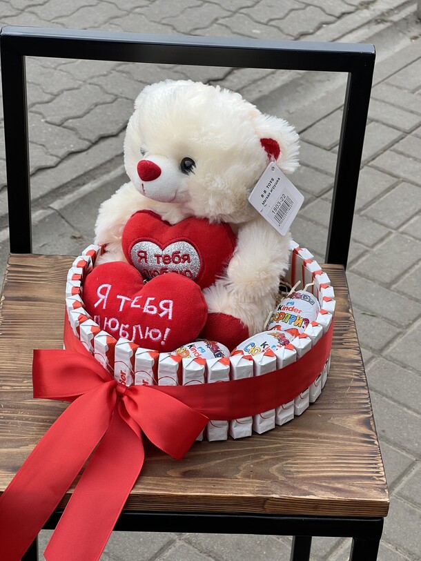 Тортик из сладостей, артикул F1148144 - 5203 рублей, доставка по городу. Flawery - доставка цветов