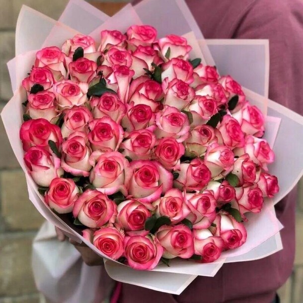 Букет 51 роза, артикул F1148402 - 15428 рублей, доставка по городу. Flawery - доставка цветов