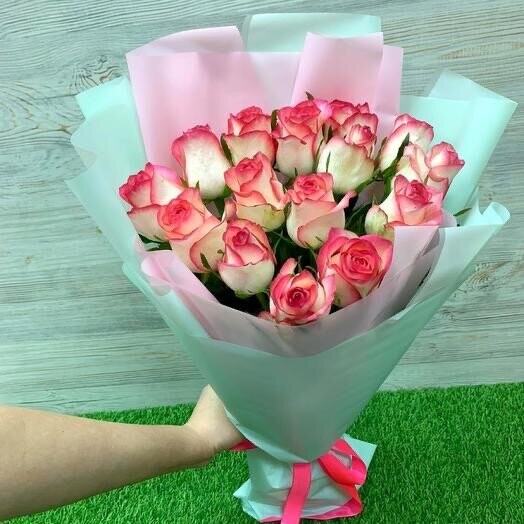 Букет 15 роз, артикул F1148550 - 5808 рублей, доставка по городу. Flawery - доставка цветов