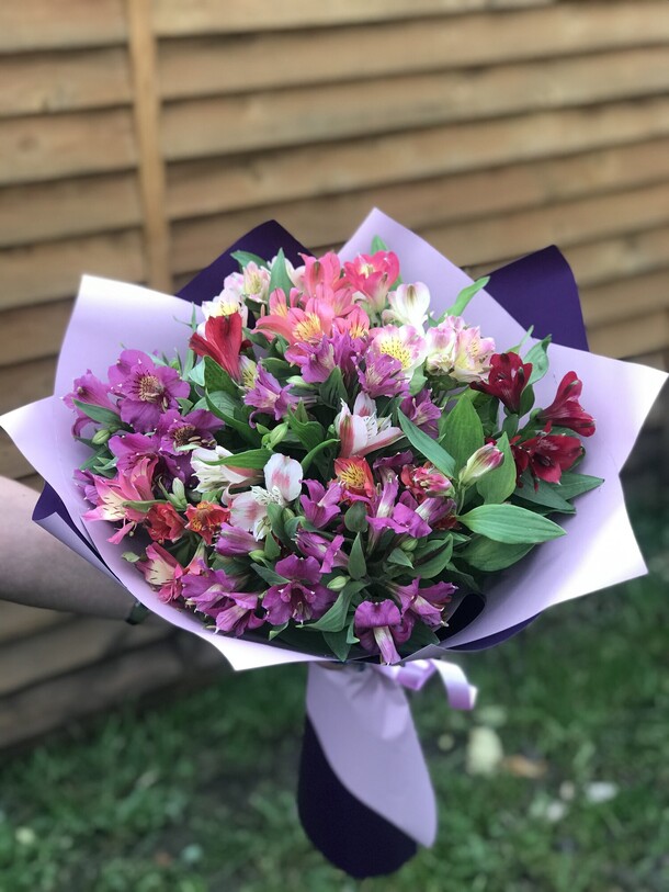 Букет из альстромерии, артикул F1149624 - 7013 рублей, доставка по городу. Flawery - доставка цветов