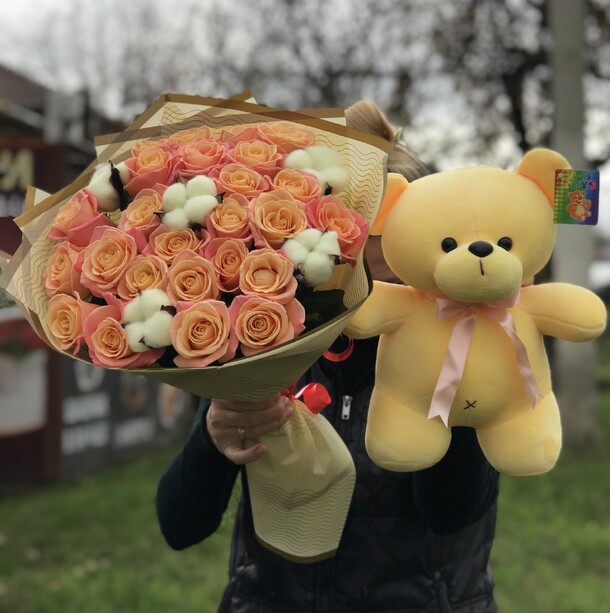 Яркий подарок, артикул F1150011 - 12342 рублей, доставка по городу. Flawery - доставка цветов