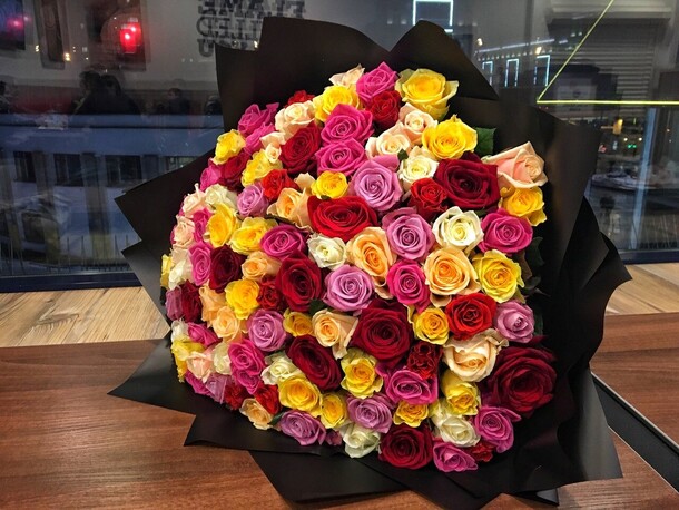 101 роза, артикул F1153140 - 28435 рублей, доставка по городу. Flawery - доставка цветов