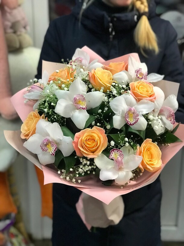 Букет сборный, артикул F1161484 - 7260 рублей, доставка по городу. Flawery - доставка цветов