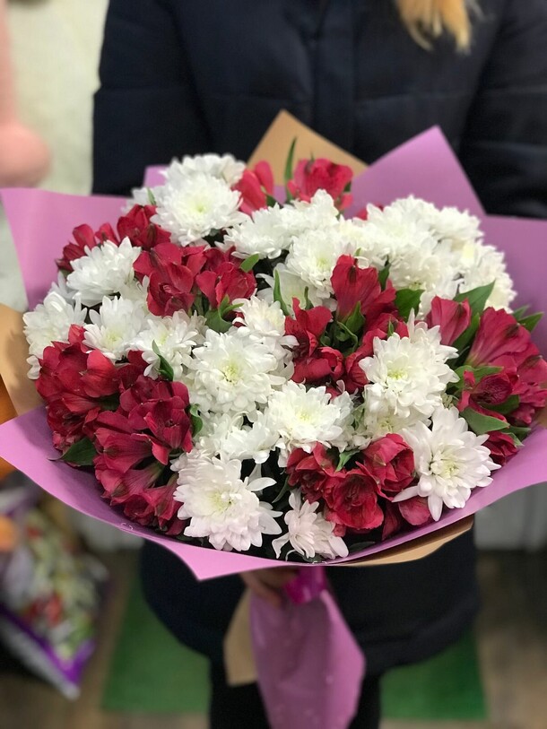 Сборный букет, артикул F1161488 - 9075 рублей, доставка по городу. Flawery - доставка цветов