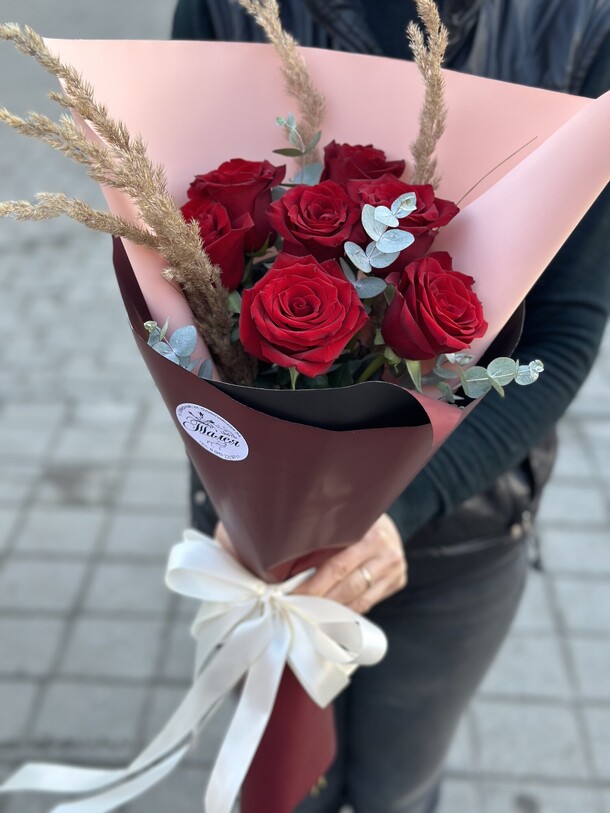 Букет огонек, артикул F1162823 - 4235 рублей, доставка по городу. Flawery - доставка цветов