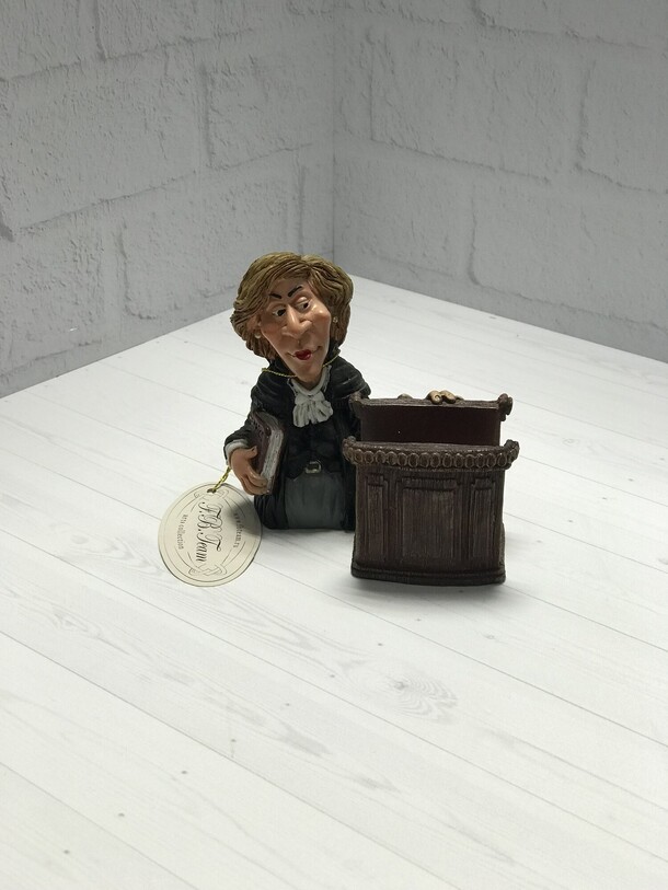 Статуэтка, артикул F1163053 - 551 рублей, доставка по городу. Flawery - доставка цветов