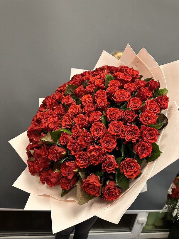 101 роза, артикул F1163285 - 38720 рублей, доставка по городу. Flawery - доставка цветов