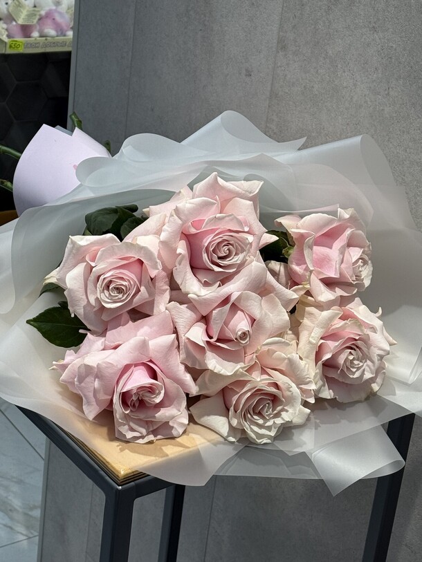 Букет французских роз, артикул F1363192 - 6776 рублей, доставка по городу. Flawery - доставка цветов