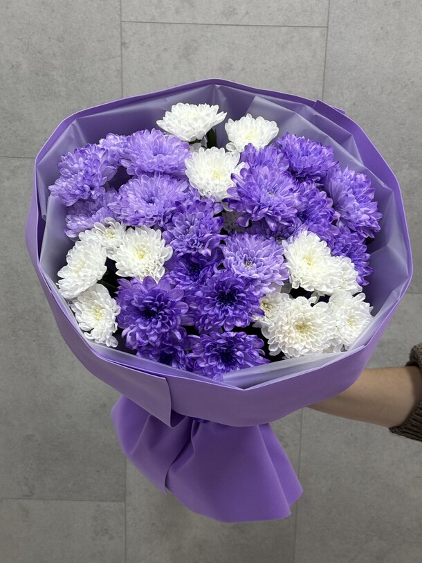 Букет хризантем, артикул F1364191 - 5445 рублей, доставка по городу. Flawery - доставка цветов