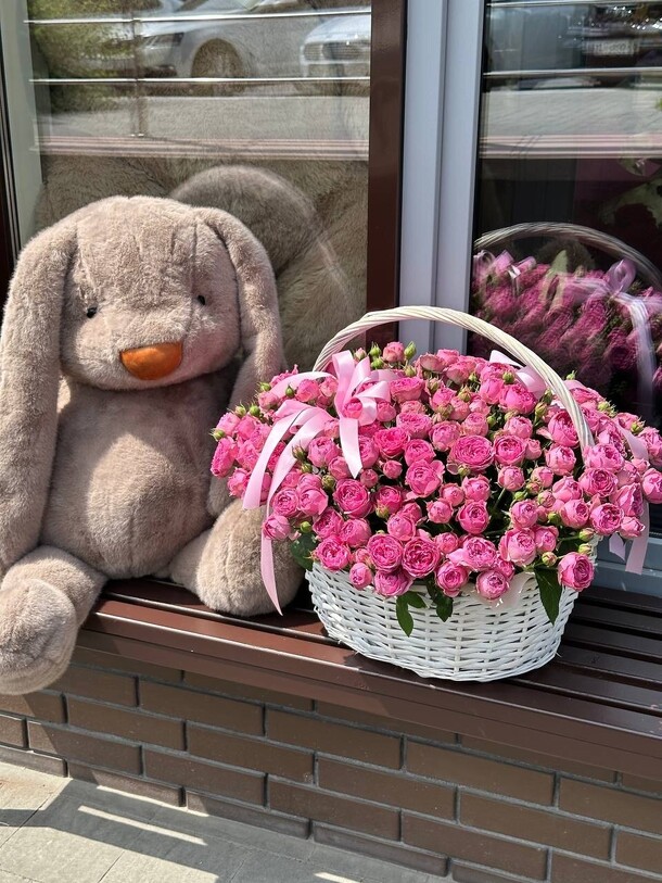 Корзинка и зайчик, артикул F1447818 - 62527 рублей, доставка по городу. Flawery - доставка цветов