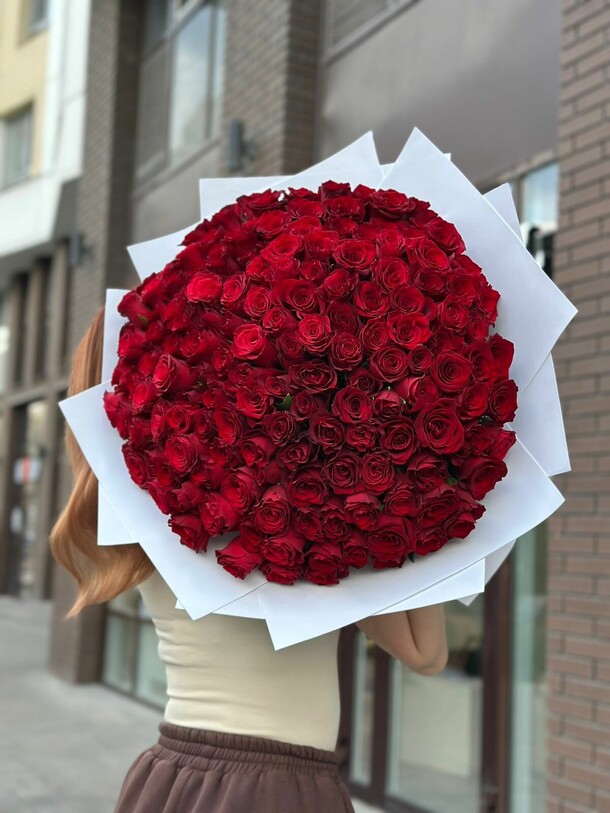 151 роза, артикул F1456413 - 47190 рублей, доставка по городу. Flawery - доставка цветов