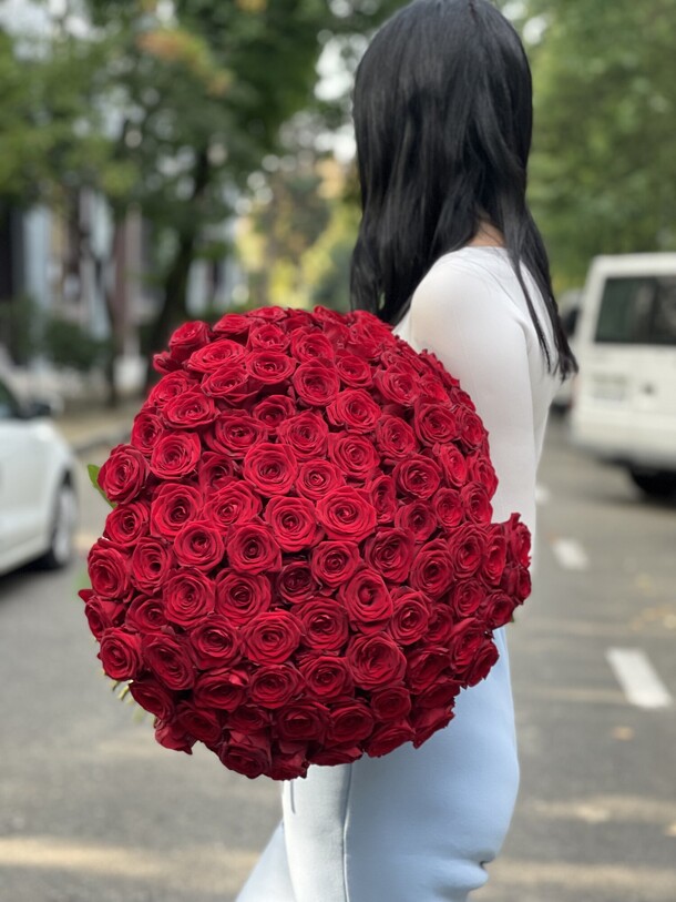 101 красная роза, артикул F1081470 - 30000 рублей, доставка по городу. Flawery - доставка цветов