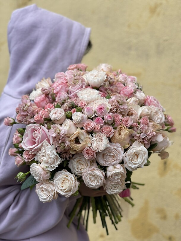 Кремовый шик, артикул F1090534 - 21200 рублей, доставка по городу. Flawery - доставка цветов