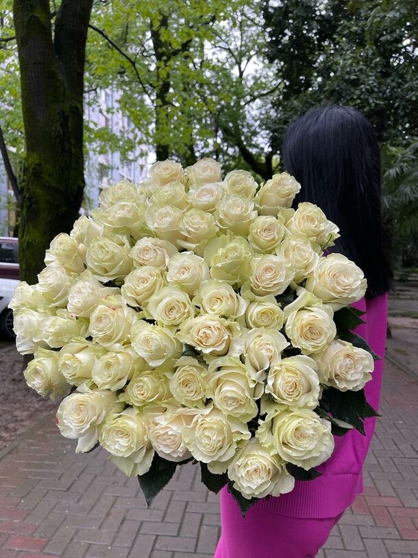 51 роза, артикул F1117250 - 20400 рублей, доставка по городу. Flawery - доставка цветов