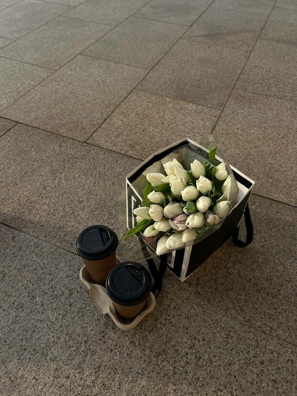 19 белых тюльпанов, артикул F1162984 - 5700 рублей, доставка по городу. Flawery - доставка цветов