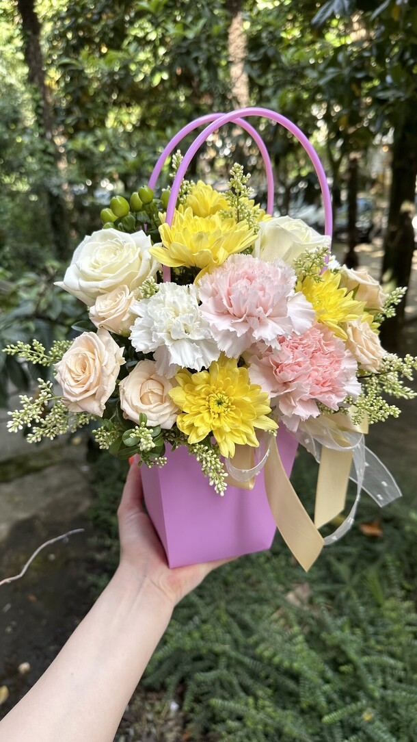 Весна, артикул F1193850 - 3510 рублей, доставка по городу. Flawery - доставка цветов