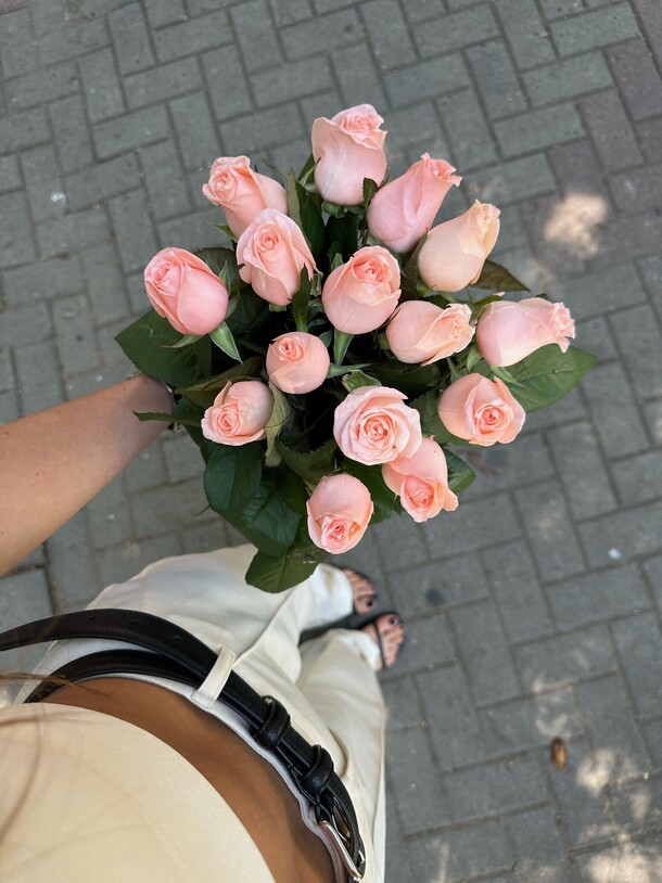 15 роз, артикул F1207225 - 4000 рублей, доставка по городу. Flawery - доставка цветов