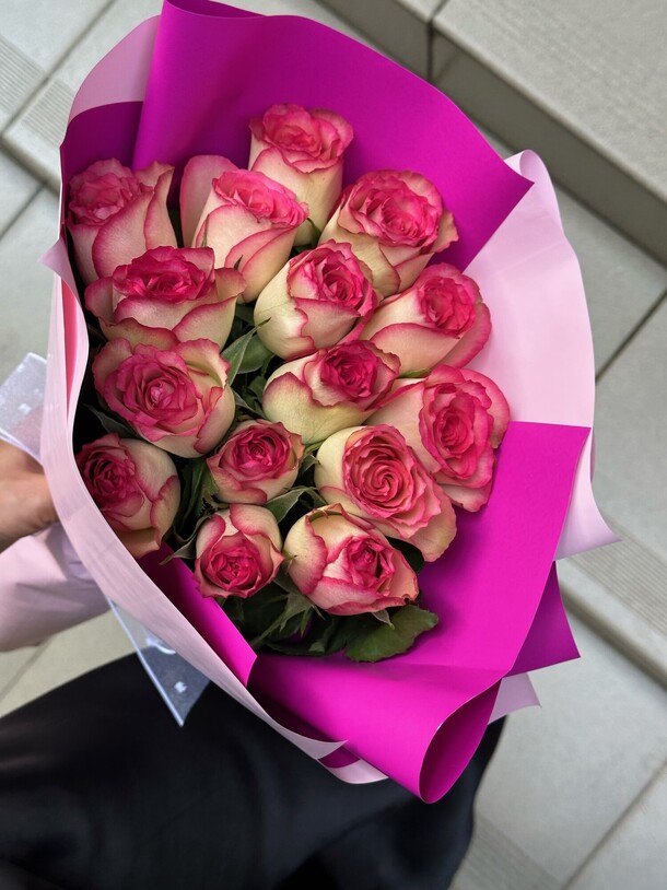 15 кенийских роз, артикул F1211087 - 2600 рублей, доставка по городу. Flawery - доставка цветов