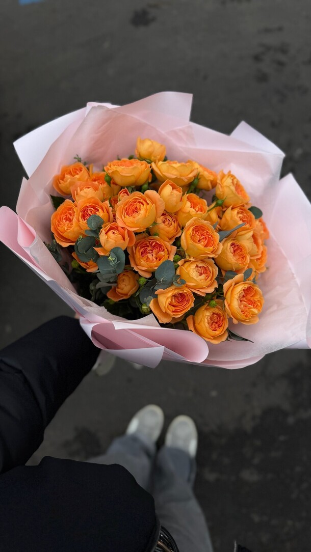 15 кустовых роз джуси, артикул F1399107 - 9000 рублей, доставка по городу. Flawery - доставка цветов