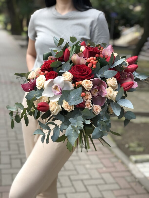 Роскошь, артикул F72692 - 10688 рублей, доставка по городу. Flawery - доставка цветов