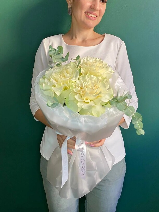 Белая поэзия №35, артикул F1496445 - 3350 рублей, доставка по городу. Flawery - доставка цветов