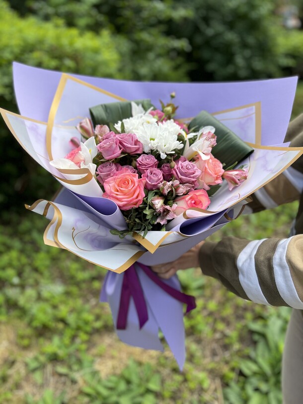 Букет фантазия, артикул F1213599 - 4477 рублей, доставка по городу. Flawery - доставка цветов