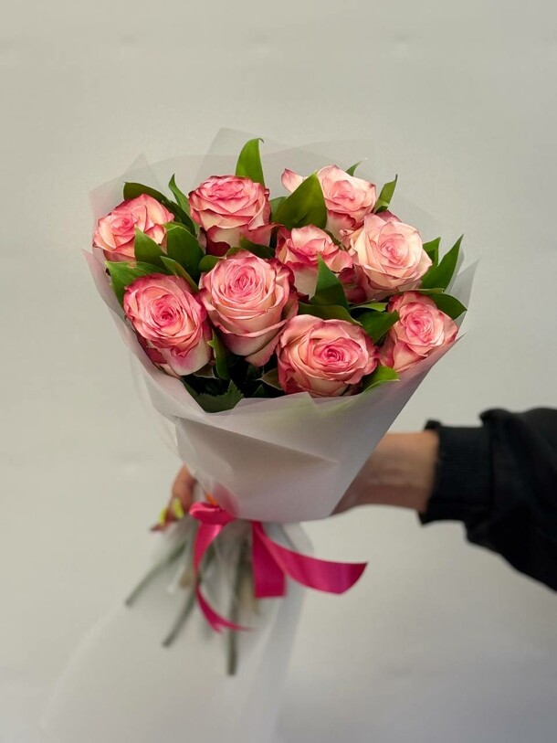 Розовые розы 9 шт, артикул F1452279 - 2723 рублей, доставка по городу. Flawery - доставка цветов