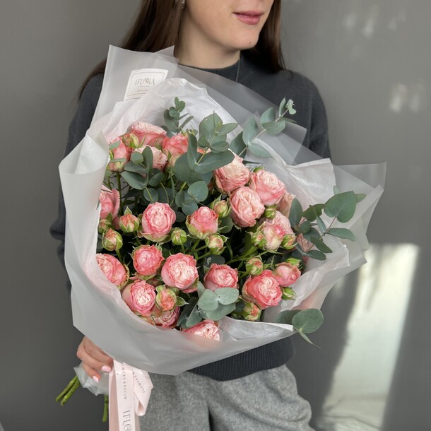 Пионовидные розы бомбастик, артикул F1259609 - 6599 рублей, доставка по городу. Flawery - доставка цветов