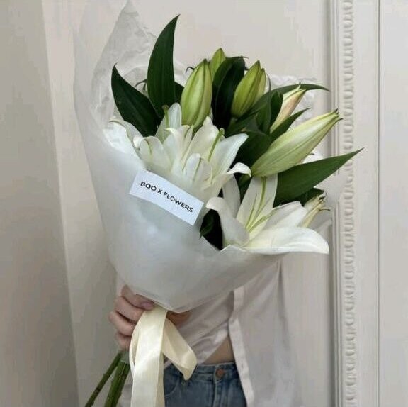 Белые лилии, артикул F1283342 - 4900 рублей, доставка по городу. Flawery - доставка цветов