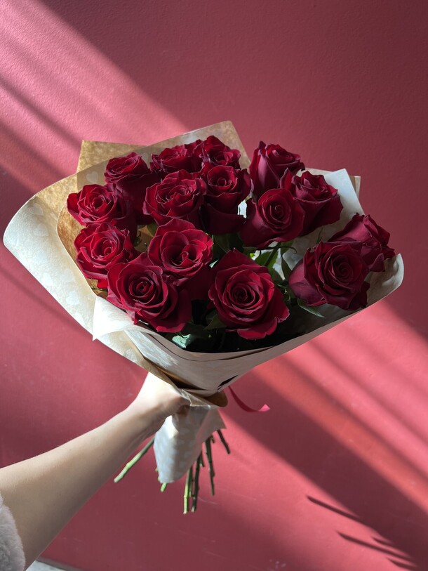 15 роз, артикул F1264554 - 4690 рублей, доставка по городу. Flawery - доставка цветов