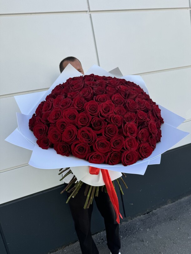 101 роза, артикул F1264566 - 29990 рублей, доставка по городу. Flawery - доставка цветов