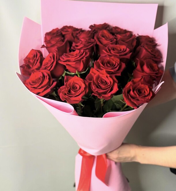 21 роза, артикул F1311825 - 6490 рублей, доставка по городу. Flawery - доставка цветов