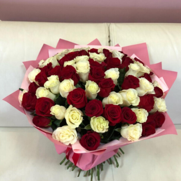 75 роз, артикул F1333364 - 22490 рублей, доставка по городу. Flawery - доставка цветов