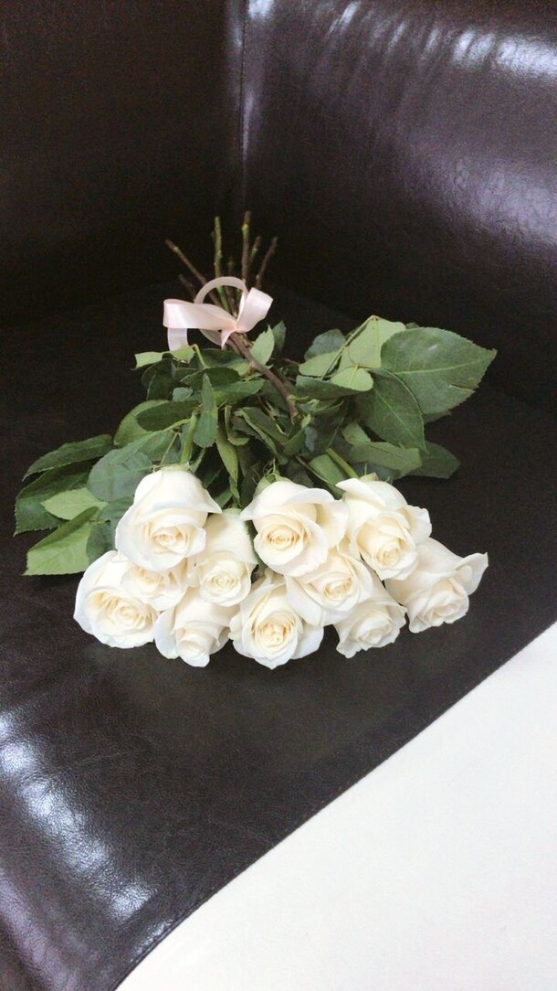 11 роз, артикул F30025 - 3590 рублей, доставка по городу. Flawery - доставка цветов