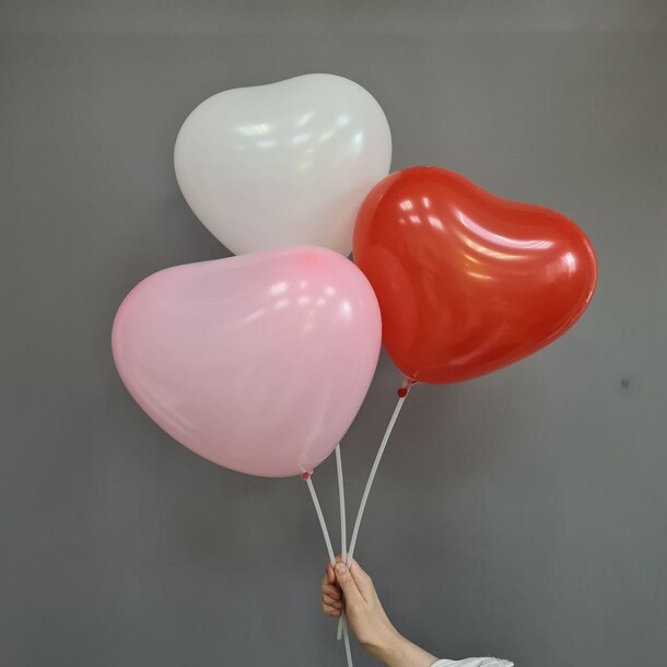Шарики три разноцветных сердца!, артикул F1226397 - 600 рублей, доставка по городу. Flawery - доставка цветов