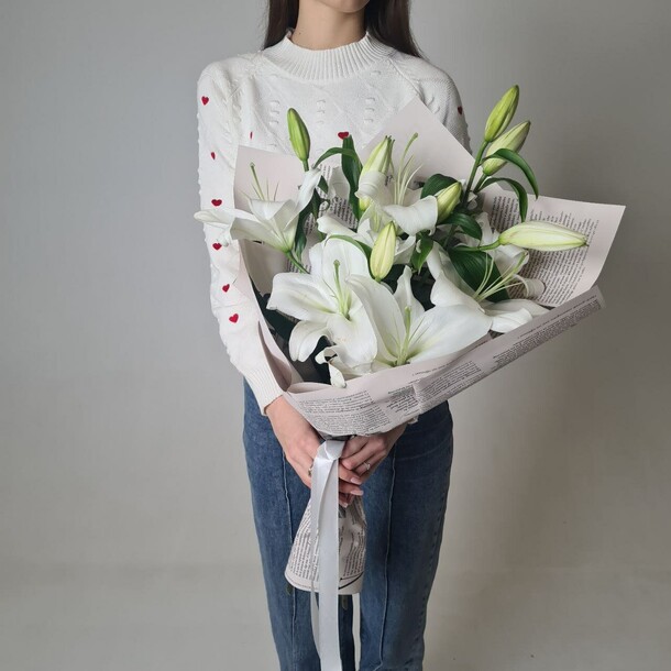 Лилии, артикул F1374496 - 4150 рублей, доставка по городу. Flawery - доставка цветов