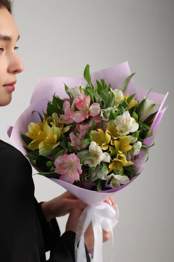 Альстромерии, артикул F1374667 - 3950 рублей, доставка по городу. Flawery - доставка цветов