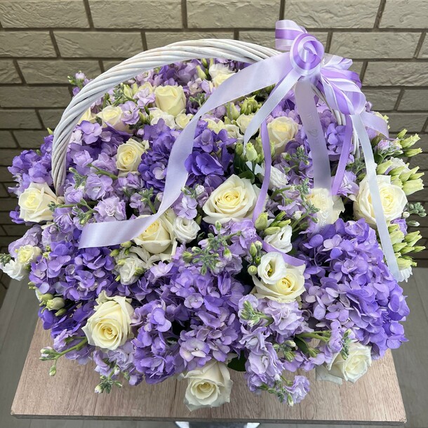 Композиция эстетика, артикул F1388239 - 22500 рублей, доставка по городу. Flawery - доставка цветов