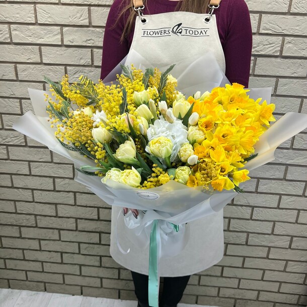 Букет весенний, артикул F1389206 - 21450 рублей, доставка по городу. Flawery - доставка цветов