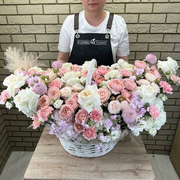 Композиция нежное сердце, артикул F1408365 - 44800 рублей, доставка по городу. Flawery - доставка цветов